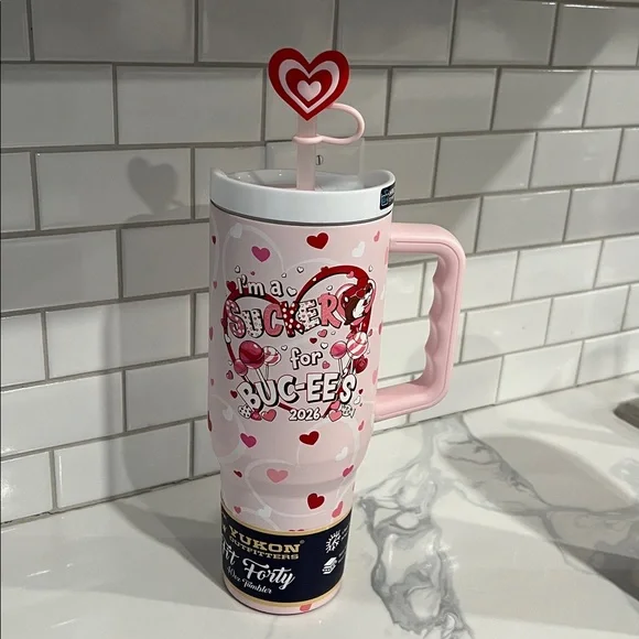 ❤️💕Cute. 2026 Valentine BUC-EES Tumbler.